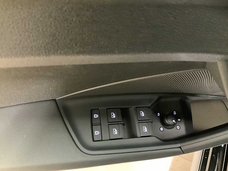 Audi A3 4ª serie Sedan 30 TFSI S line edition