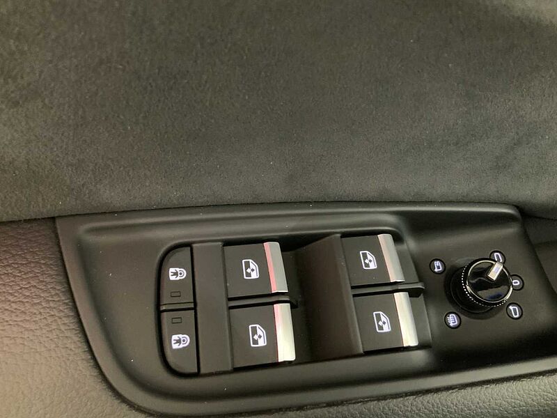 Audi Q8 SUV 45 TDI quattro tiptronic S line edition